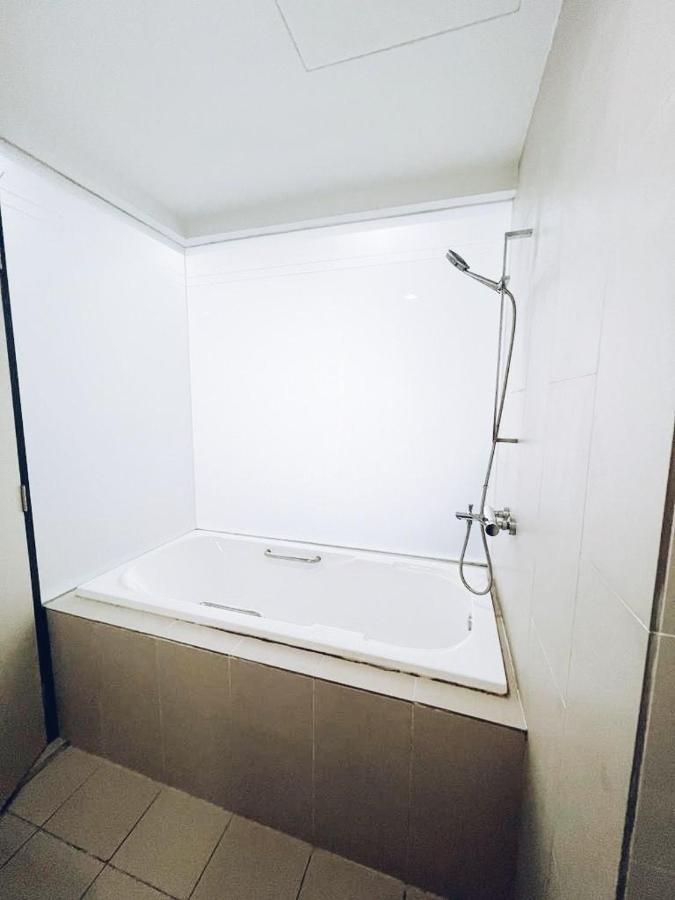 Connected Train 3 Bedrooms - Above Klgateway Mall 14 Куала Лумпур Екстериор снимка