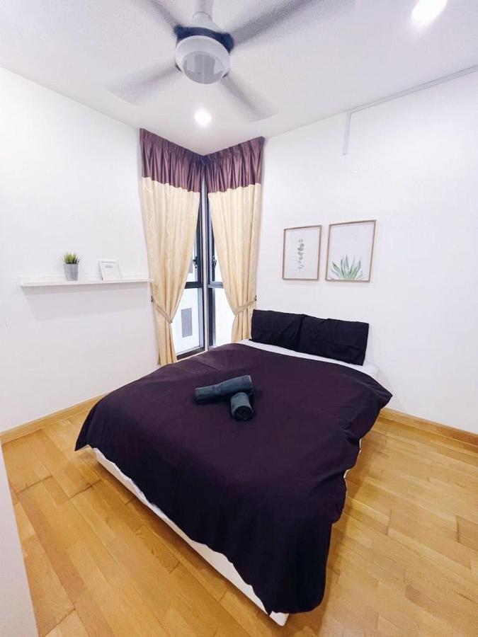 Connected Train 3 Bedrooms - Above Klgateway Mall 14 Куала Лумпур Екстериор снимка