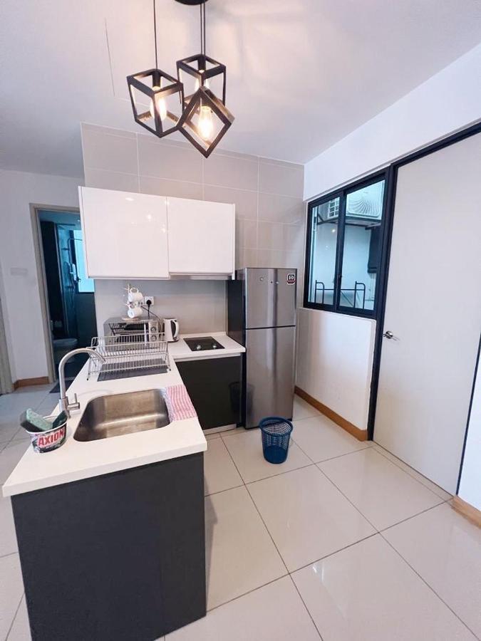 Connected Train 3 Bedrooms - Above Klgateway Mall 14 Куала Лумпур Екстериор снимка