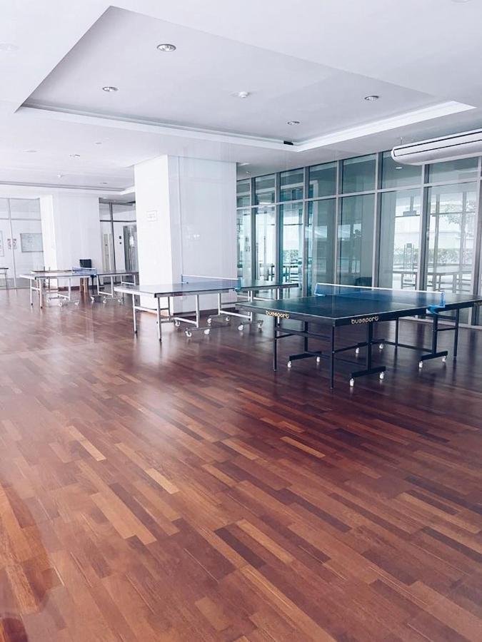 Connected Train 3 Bedrooms - Above Klgateway Mall 14 Куала Лумпур Екстериор снимка