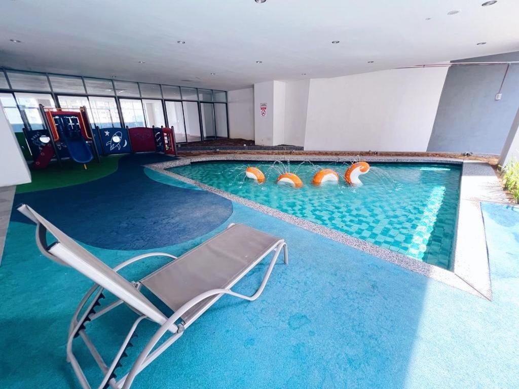 Connected Train 3 Bedrooms - Above Klgateway Mall 14 Куала Лумпур Екстериор снимка