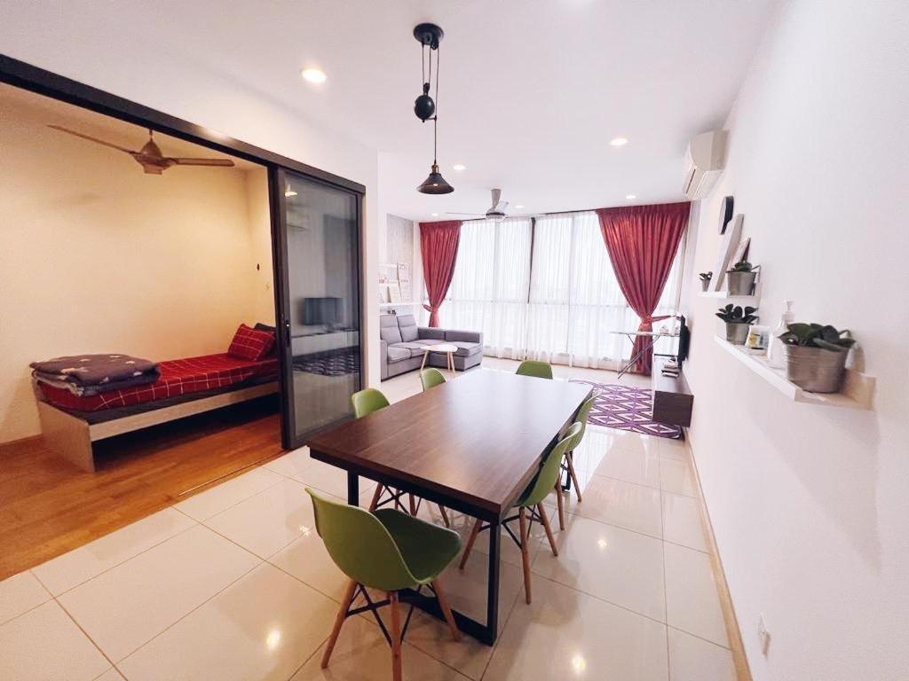 Connected Train 3 Bedrooms - Above Klgateway Mall 14 Куала Лумпур Екстериор снимка