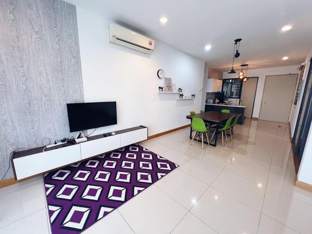 Connected Train 3 Bedrooms - Above Klgateway Mall 14 Куала Лумпур Екстериор снимка